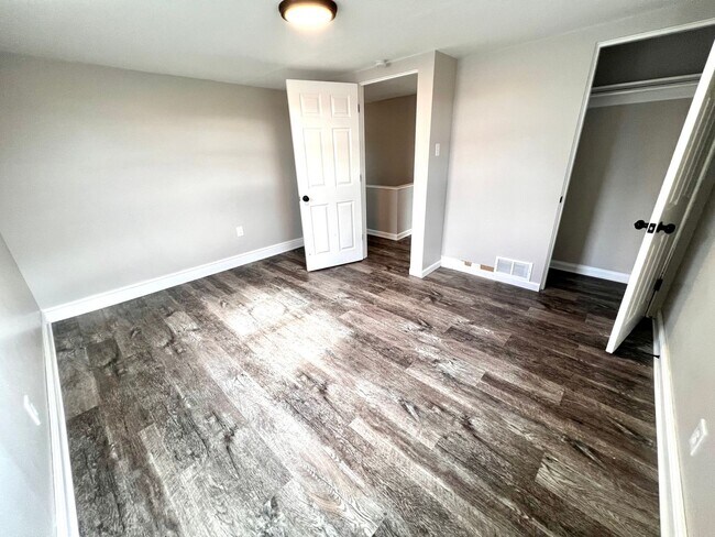 Building Photo - Aliquippa - Stunning 3 Bedroom 1 Bathroom Home