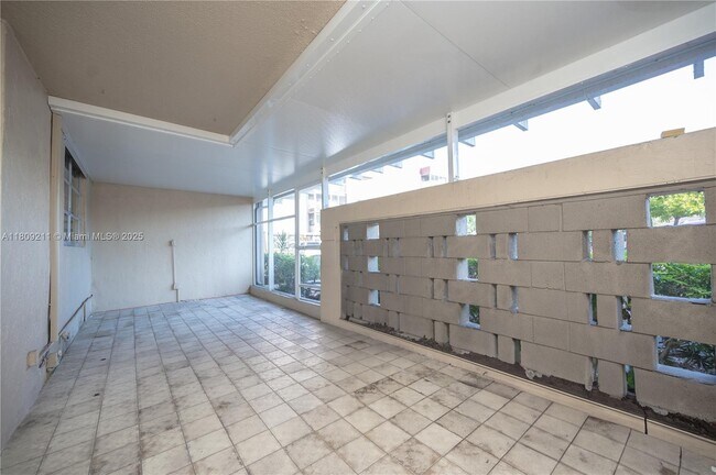 Building Photo - 404 NW 68th Ave