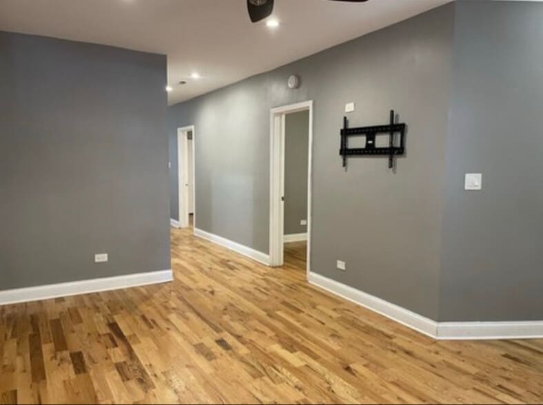 Building Photo - 4145 W Hirsch St