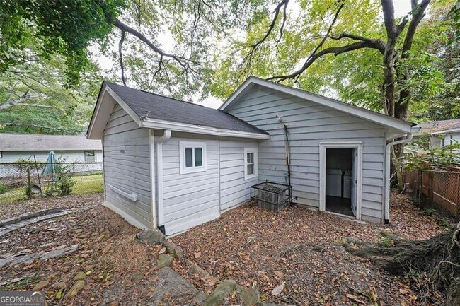 Building Photo - 983 Harwell St NW