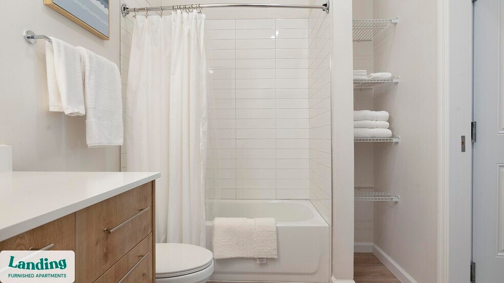 Building Photo - 5256 International Dr