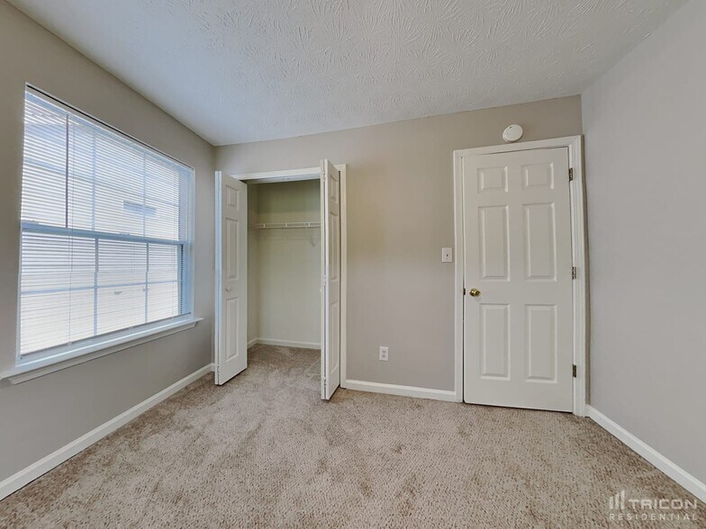 Building Photo - 1505 Dickens Pl NW