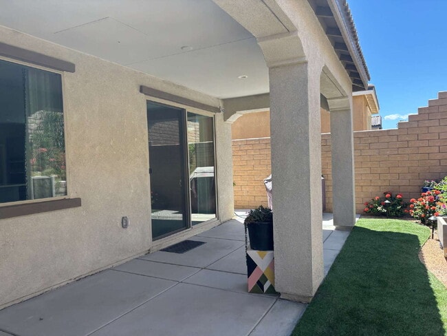 Building Photo - Stylish 2-Bedroom Oasis Domani, Residents ...