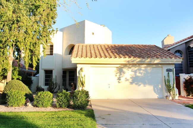 Building Photo - Mesa Gem with Pool for Rent!