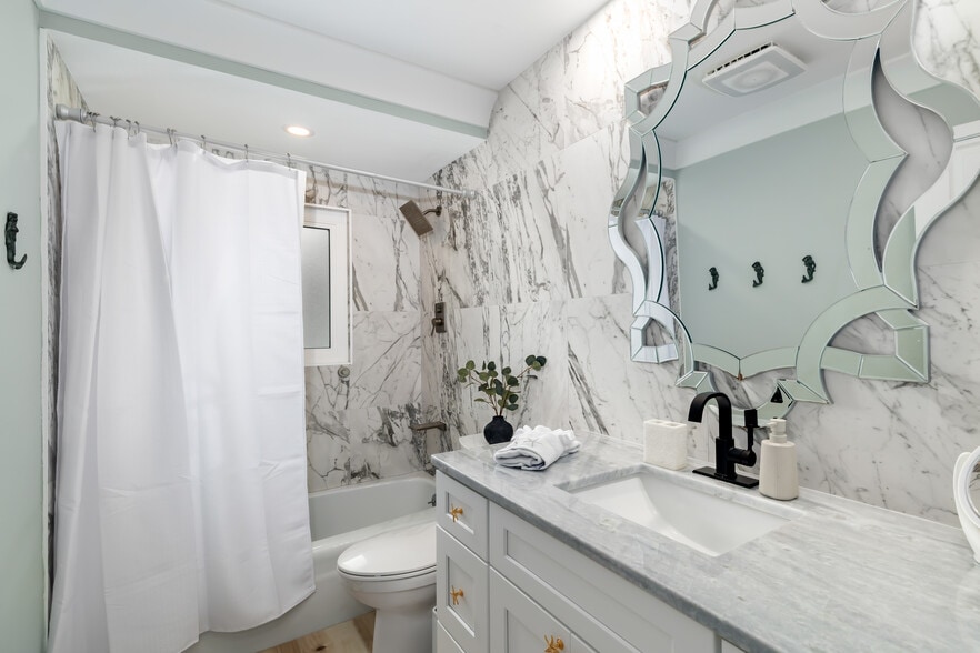 Guest bathroom - 3719 118th St W