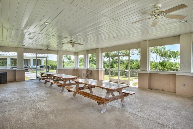 Building Photo - 7070 Key Haven Rd