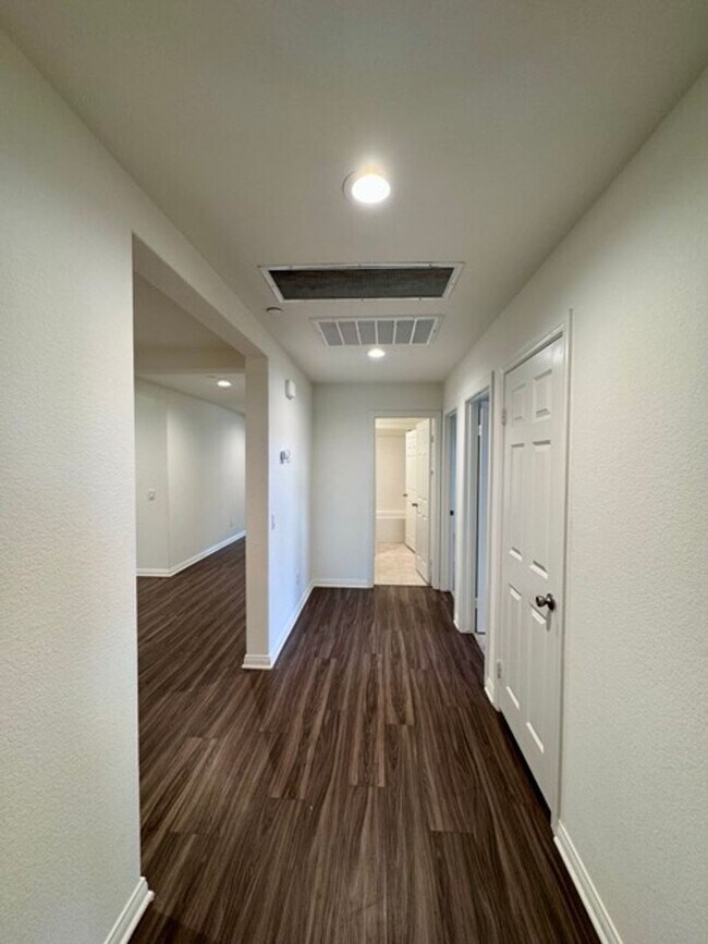 Building Photo - Newly built 4 bedroom Winchester home for ...