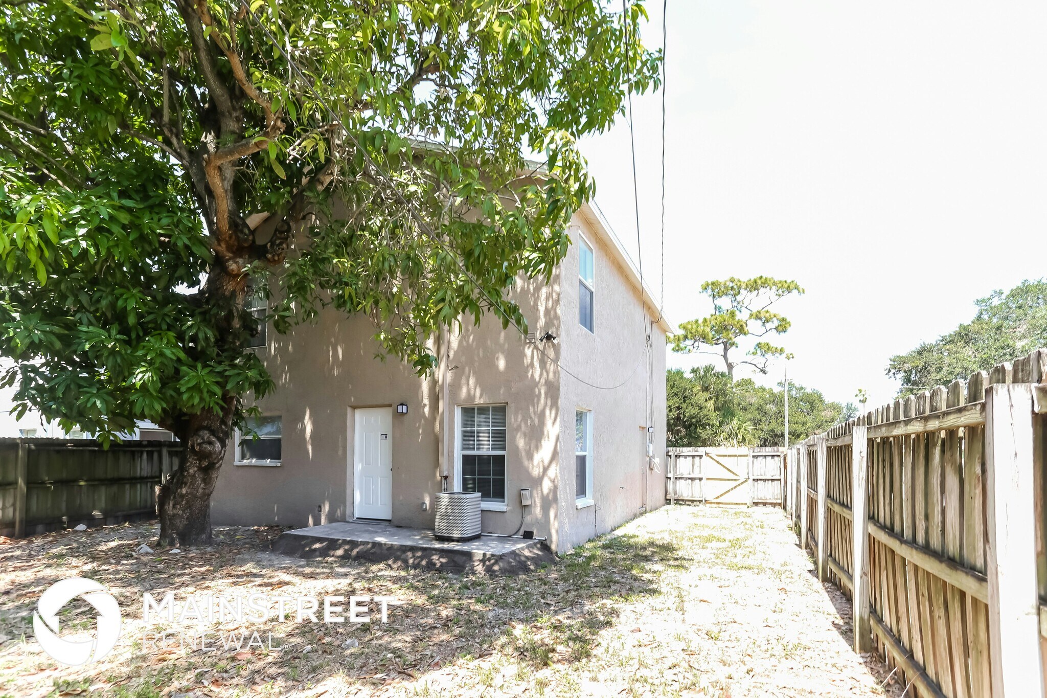 Building Photo - 2900 Freemont Terrace S