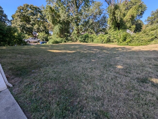 Building Photo - Pretty on Penfield - 3 Bedroom, 1 Bath Cha...