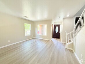 Building Photo - Cozy and charming 3-bedroom, 2.5-bath home