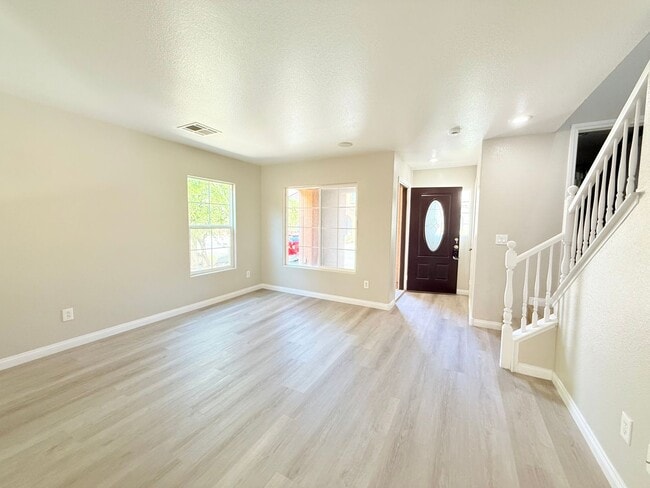 Primary Photo - Cozy and charming 3-bedroom, 2.5-bath home