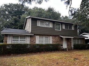 Building Photo - Two story rental home near USA campus