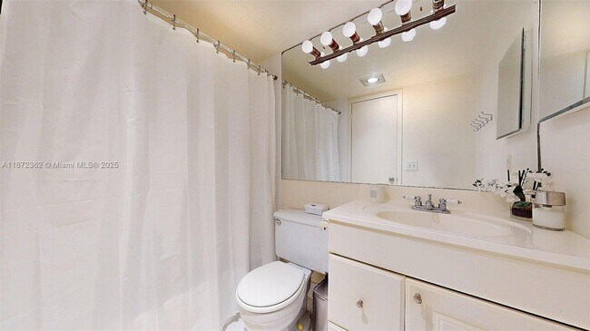 Building Photo - 4047 Rexford A