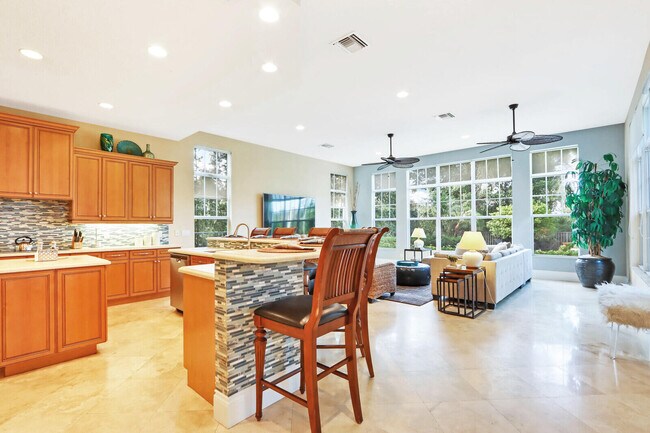 Building Photo - 124 Tulip Tree Ct