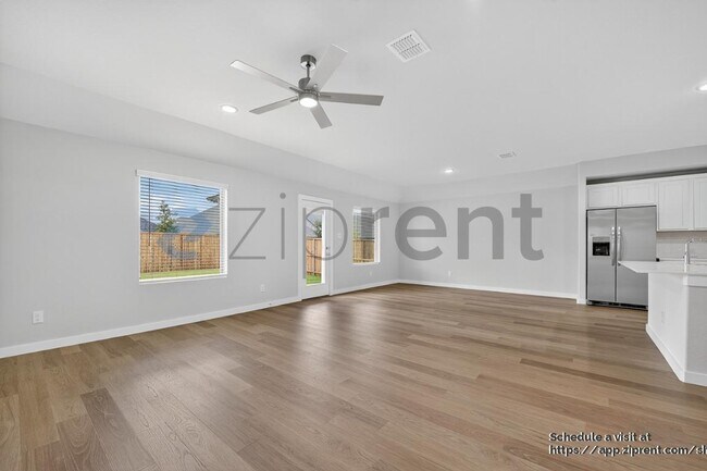 Building Photo - 1010 Rosemary Hl Dr