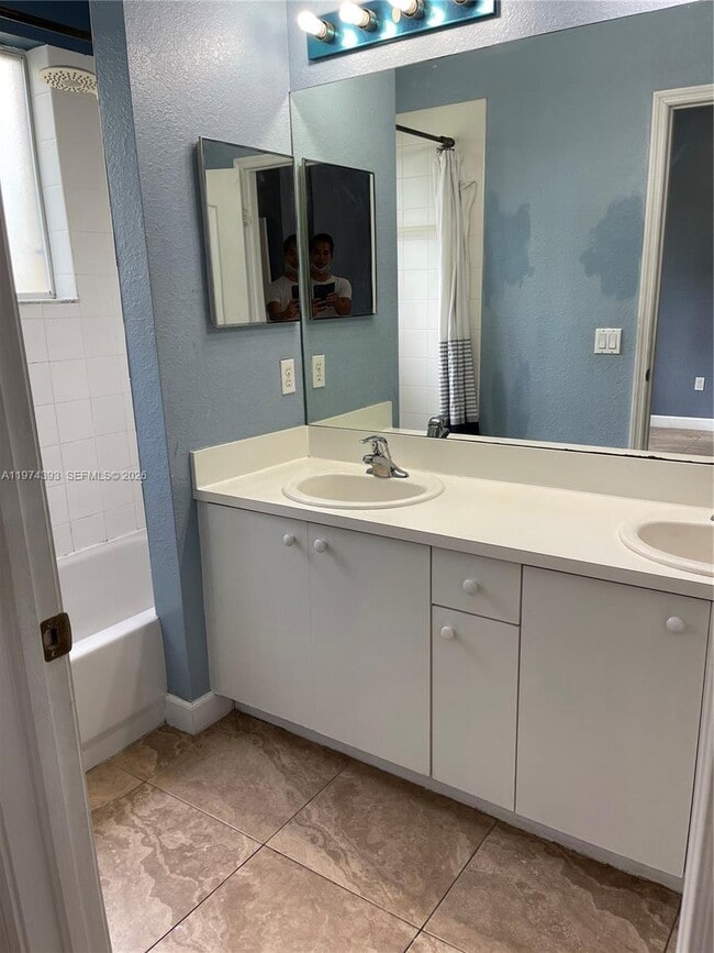 Building Photo - 8500 SW 150th Ave