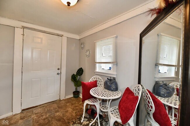 Building Photo - Charming 3-Bedroom Home Near Forest Manor Elementary!