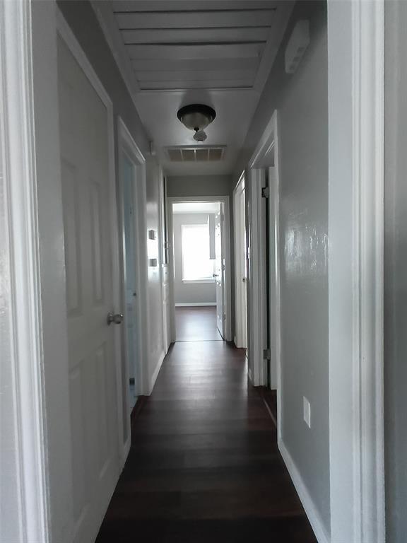 Building Photo - 1024 S Holly Dr