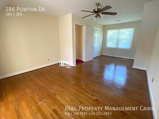 Building Photo - Spacious 3 Bedroom 2 Bath With 2 Car Garag...