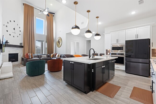 Building Photo - 5006 Bent Tree Dr