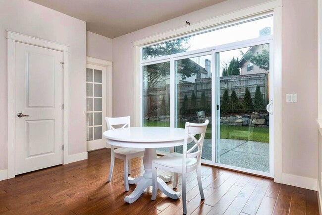 Building Photo - GORGEOUS 5 Bedroom Home in Sammamish