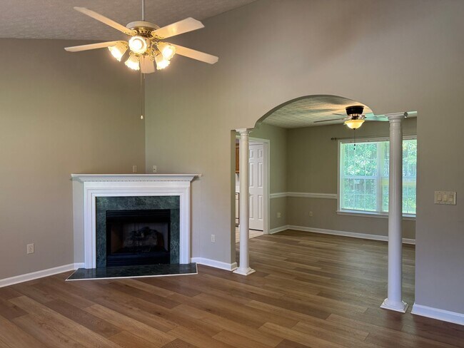 Building Photo - Sweet Home in Tucker Creek Estates