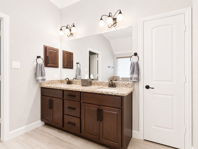 Building Photo - STUNNING LUXURY HOME  |  OPEN-CONCEPT  |  OFFICE & GAME ROOM  |  GREEN BELT  |  ALAMO RANCH  |  E...