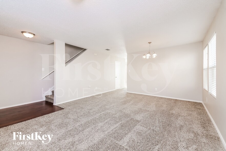 Building Photo - 4519 Green Meadow Dr