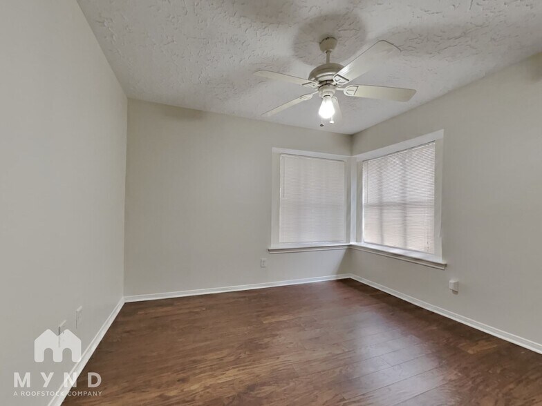 Building Photo - 4635 Deer Point Dr