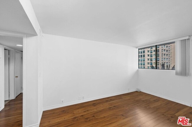Building Photo - 10535 Wilshire Blvd