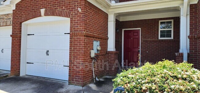 Building Photo - 3325 Fernview Dr