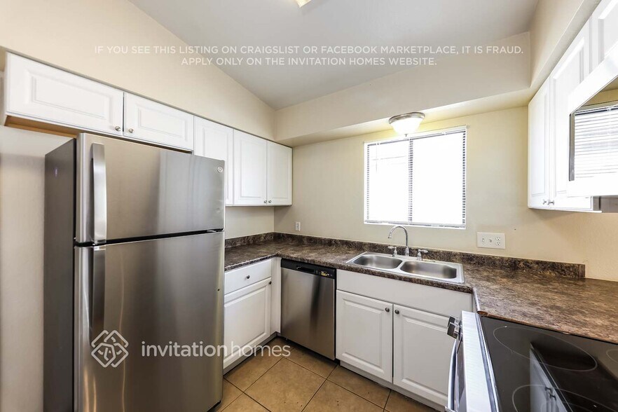 Building Photo - 11121 N 82nd Ln