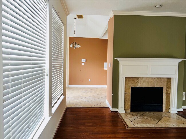 Building Photo - 6218 Paddle Wheel Dr