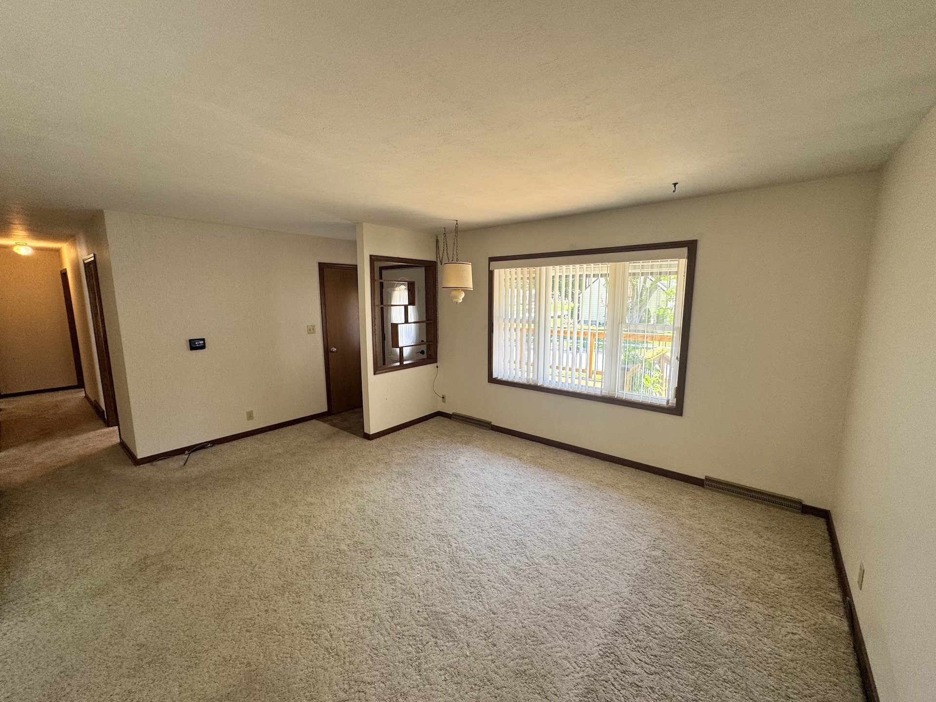 Building Photo - 860 3rd St