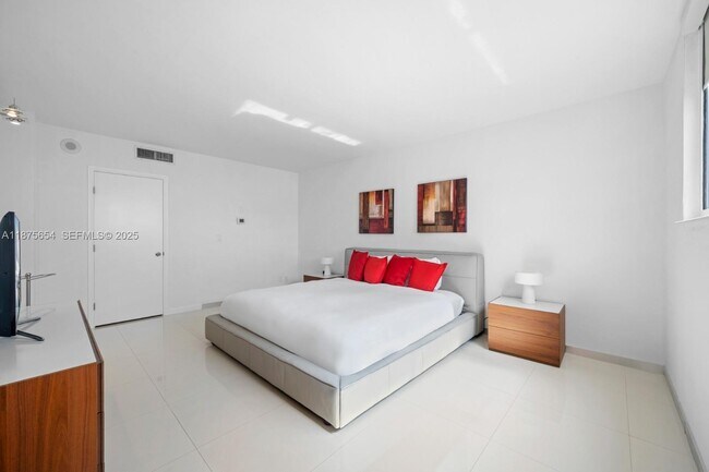 Building Photo - 19370 Collins Ave