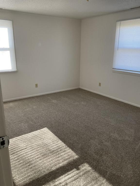 Building Photo - 310 Briar Manor
