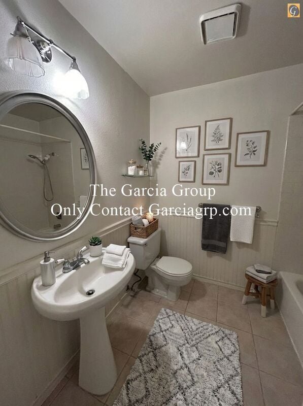 Building Photo - 315 Cervantes Cir