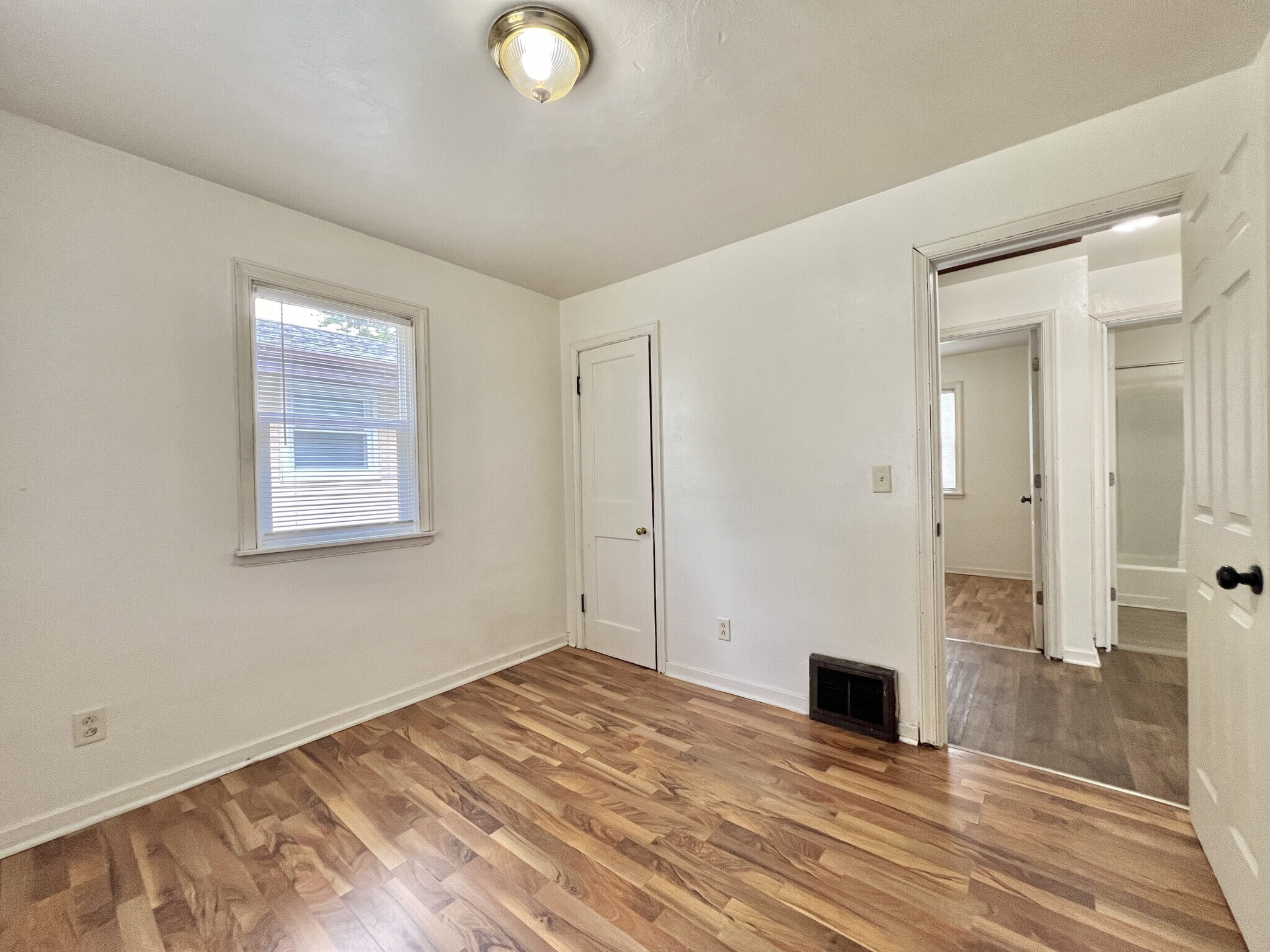 Building Photo - 924 Copeland Ave