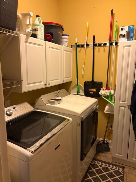 Building Photo - 1885 Bennett Rd