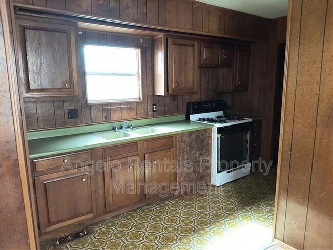 Building Photo - 731 Cactus Ln