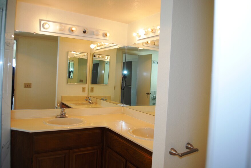 Building Photo - 11433 Madera Rosa Way