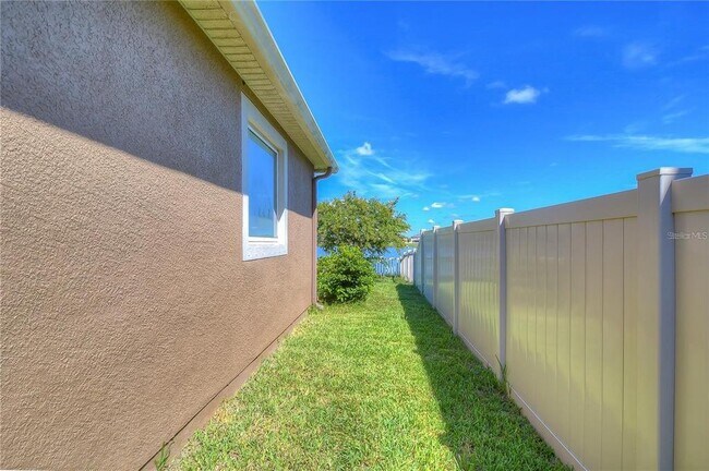 Building Photo - 19391 Long Lake Ranch Blvd