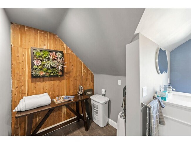 Building Photo - 2707 Garfield Ave