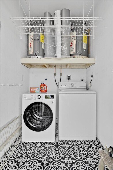 Building Photo - 1001 NE 110th St