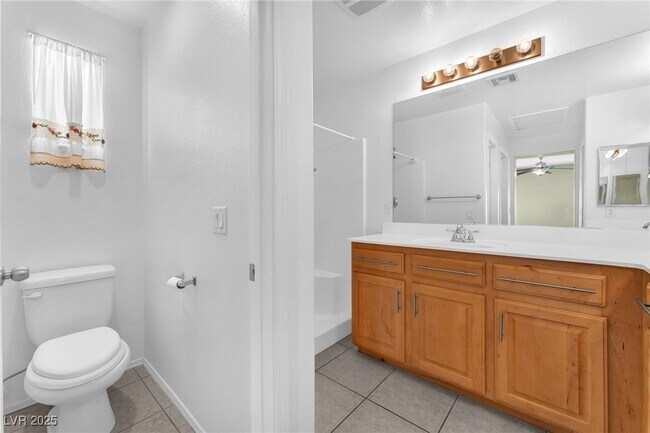 Building Photo - 2526 Begonia Valley Ave