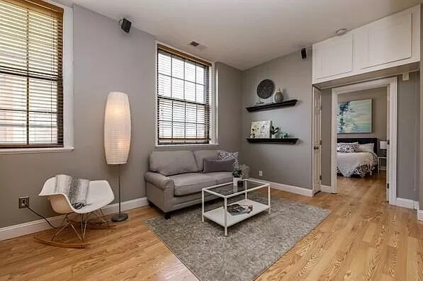 Building Photo - Prime Quincy Location! Beautiful 1BR Near Wollaston Red Line