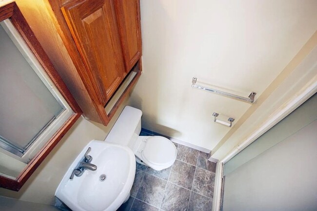 Building Photo - 1727 Reaney Avenue