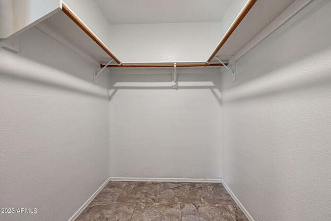 Building Photo - Stunning 3-bedroom, 2-bath home
