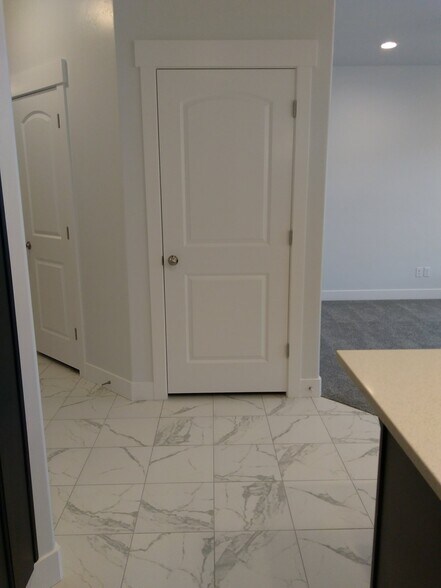 Kitchen - 14576 S Quiet Shade Drive