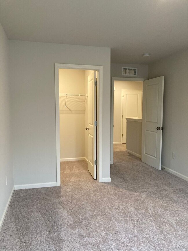 Building Photo - "NO RENT" November